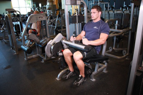 Curl femoral sentado