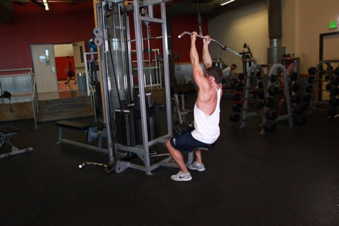 Underhand lat pulldown: start position